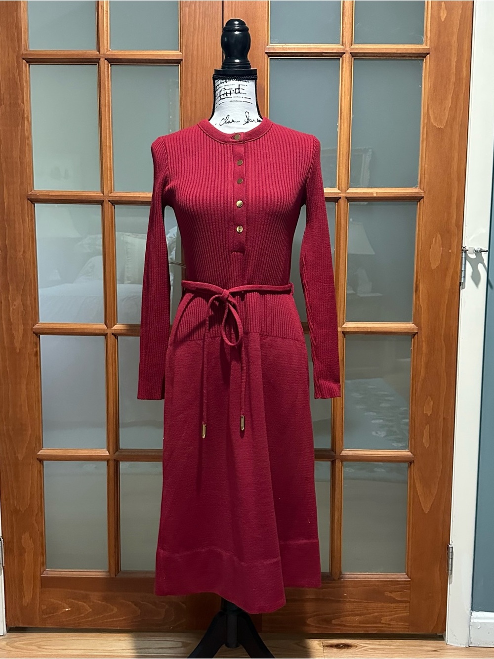 Vintage Kimberly Ribbed Long-Sleeve Belted Knit Dress in Rusty Red. (Size M)